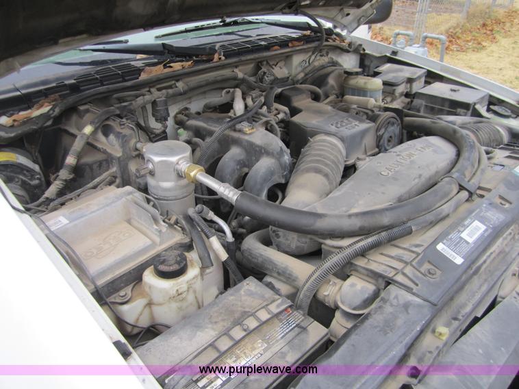 image for item C5239 1998 Isuzu Hombre S pickup truck