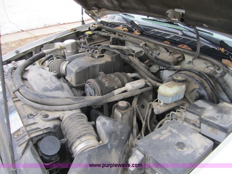 image for item C5239 1998 Isuzu Hombre S pickup truck