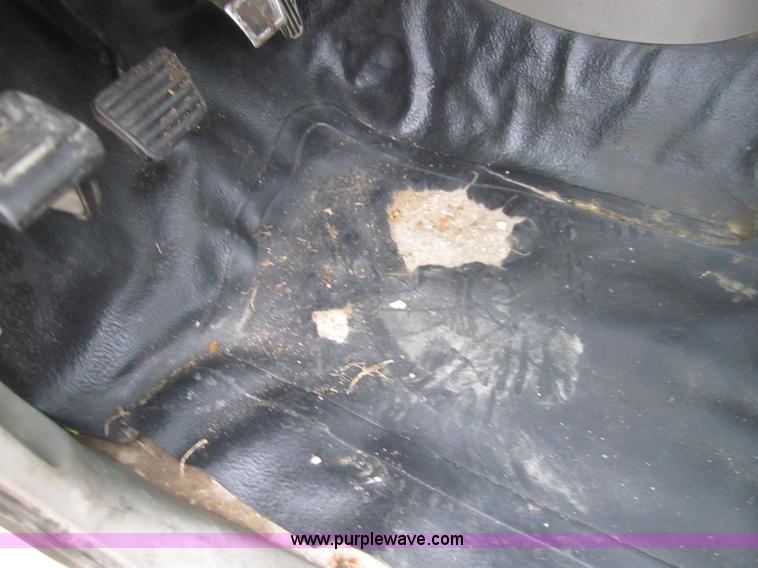 image for item C5239 1998 Isuzu Hombre S pickup truck