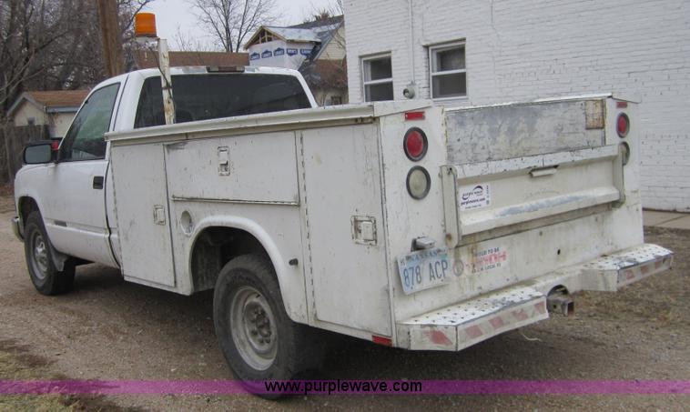 image for item C5240 2000 Chevrolet 3500 pickup truck
