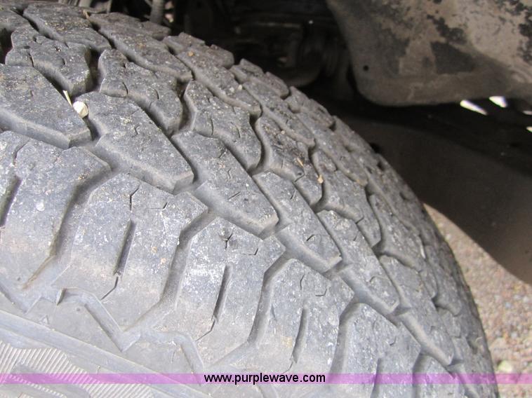 image for item C5240 2000 Chevrolet 3500 pickup truck