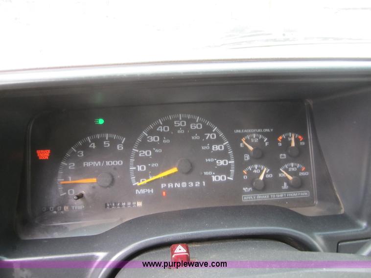 image for item C5240 2000 Chevrolet 3500 pickup truck