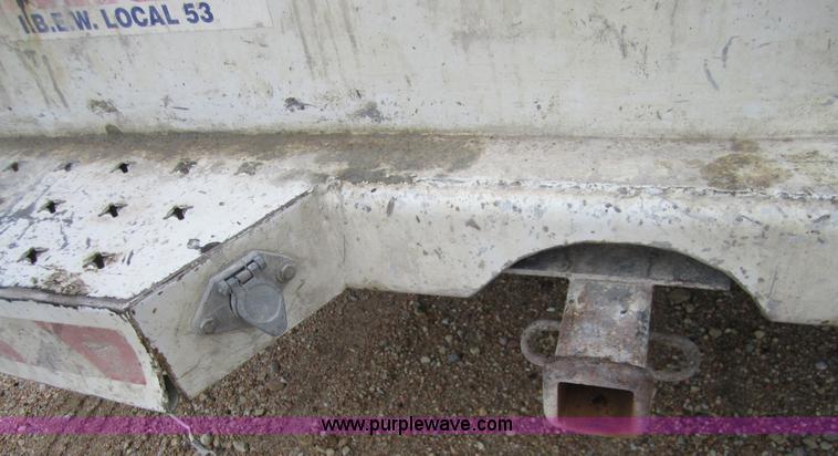 image for item C5240 2000 Chevrolet 3500 pickup truck