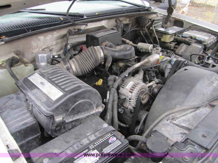 image for item C5240 2000 Chevrolet 3500 pickup truck