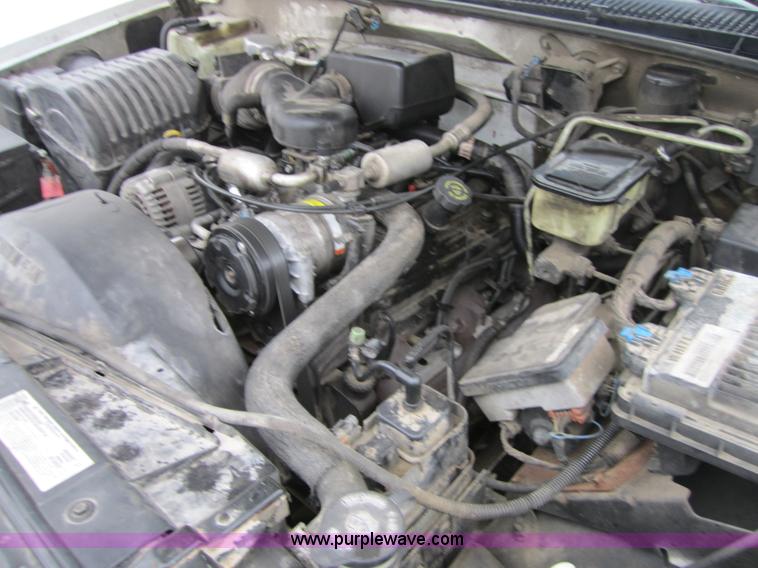 image for item C5240 2000 Chevrolet 3500 pickup truck