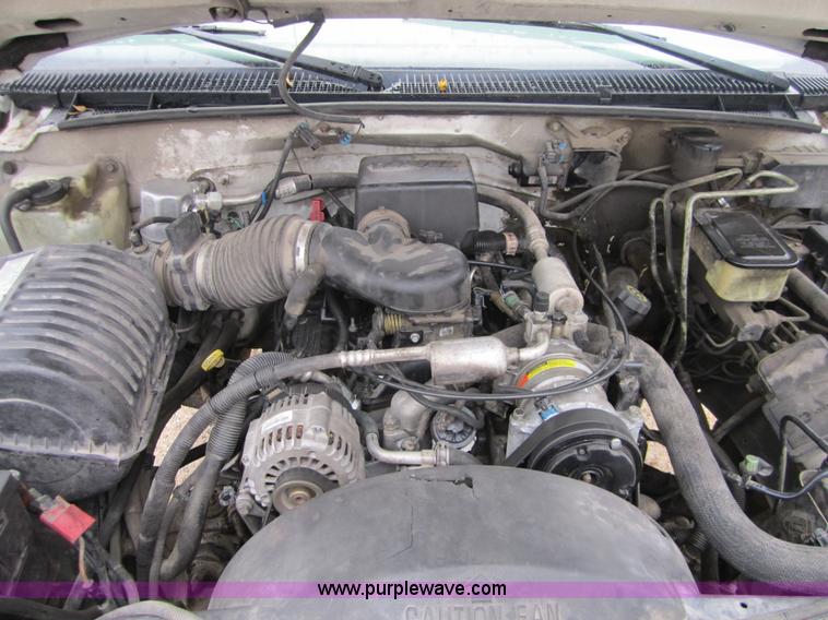 image for item C5240 2000 Chevrolet 3500 pickup truck