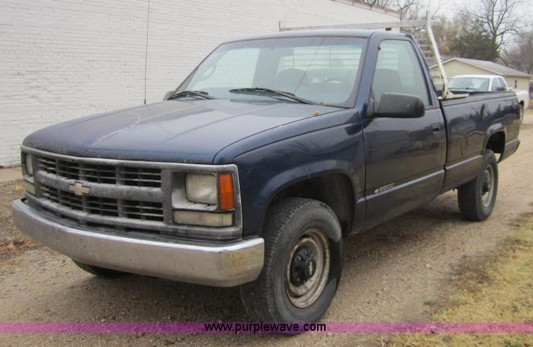 image for item C5241 1999 Chevrolet 2500 pickup truck