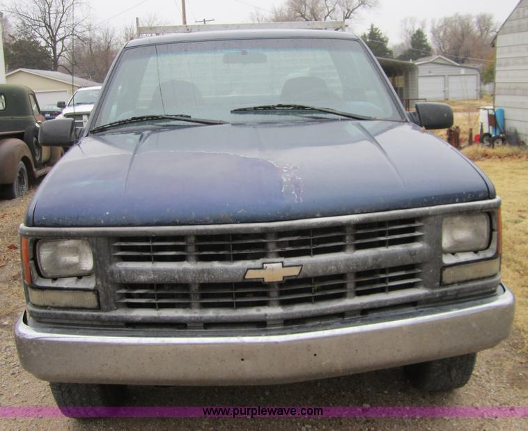 image for item C5241 1999 Chevrolet 2500 pickup truck