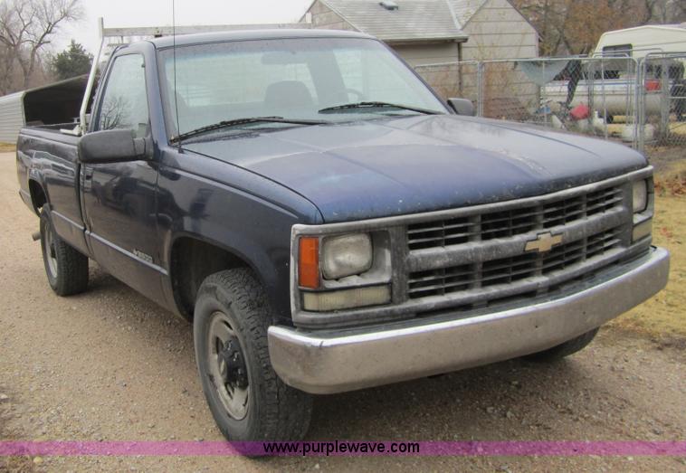 image for item C5241 1999 Chevrolet 2500 pickup truck