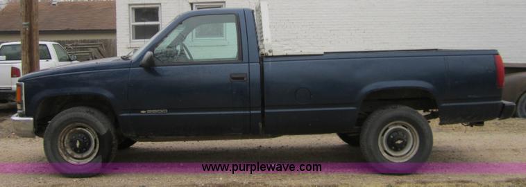 image for item C5241 1999 Chevrolet 2500 pickup truck