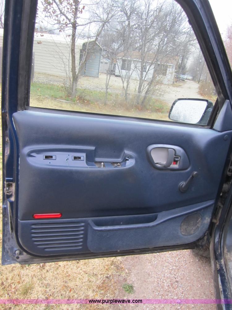 image for item C5241 1999 Chevrolet 2500 pickup truck