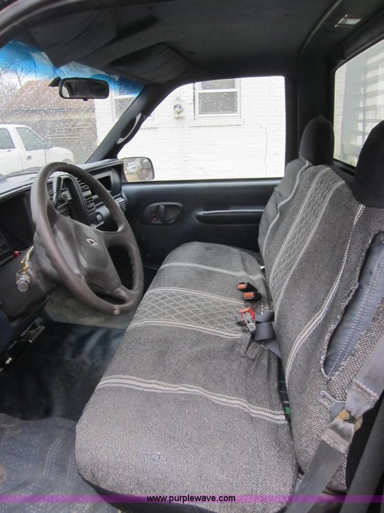 image for item C5241 1999 Chevrolet 2500 pickup truck