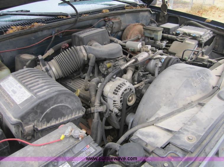 image for item C5241 1999 Chevrolet 2500 pickup truck