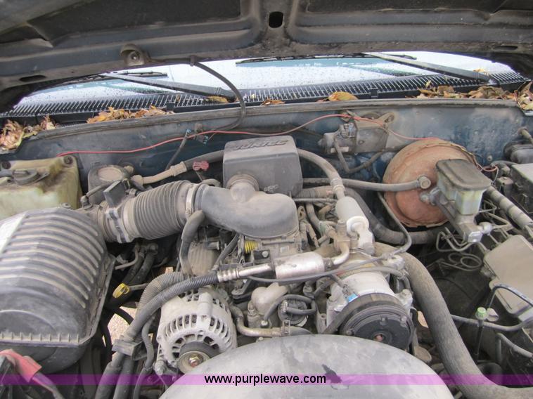 image for item C5241 1999 Chevrolet 2500 pickup truck