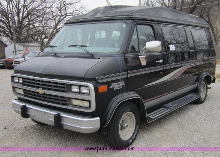 image for item C5253 1994 Chevrolet G20 conversion van