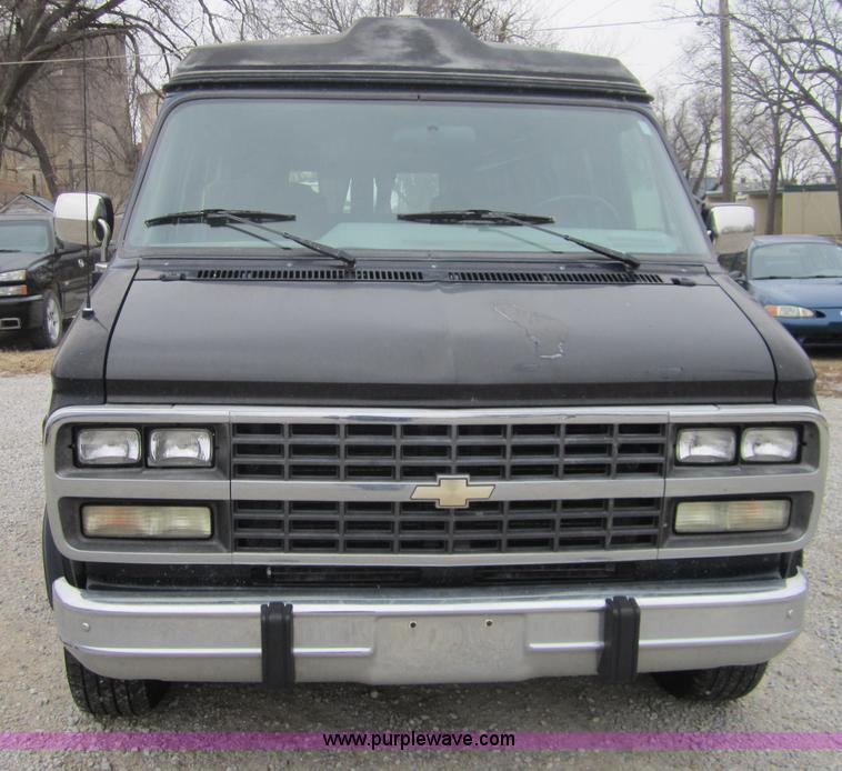 image for item C5253 1994 Chevrolet G20 conversion van