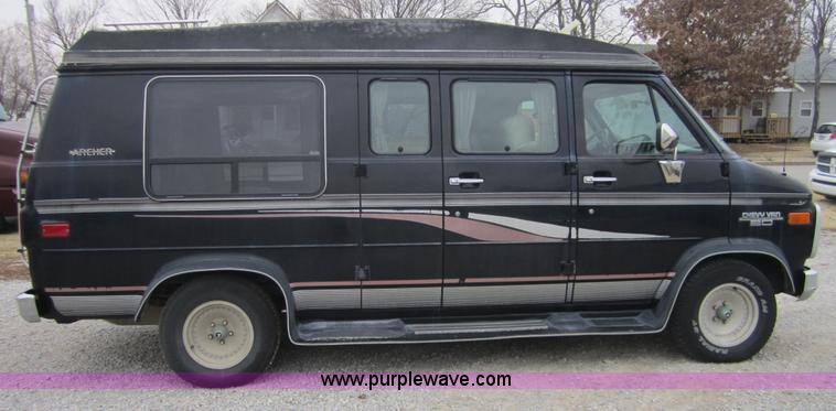 image for item C5253 1994 Chevrolet G20 conversion van