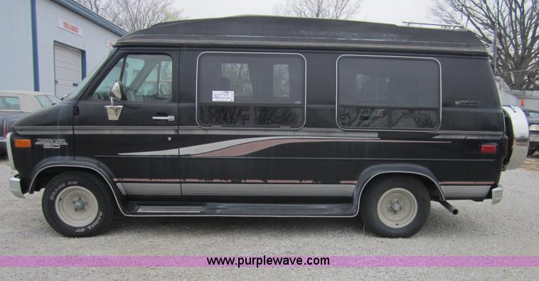image for item C5253 1994 Chevrolet G20 conversion van
