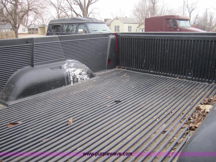 image for item C5256 1996 Dodge Ram 1500 club cab pickup truck