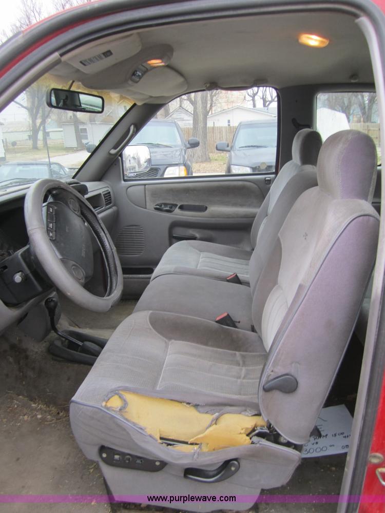 image for item C5256 1996 Dodge Ram 1500 club cab pickup truck