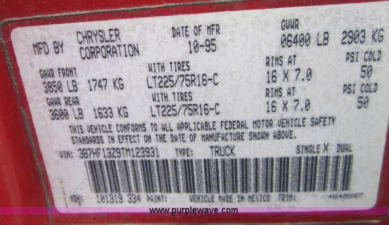 image for item C5256 1996 Dodge Ram 1500 club cab pickup truck