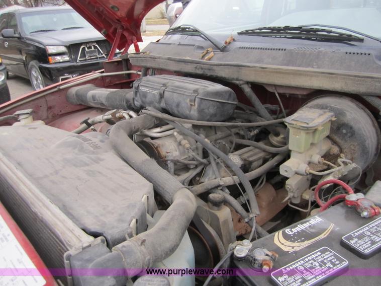 image for item C5256 1996 Dodge Ram 1500 club cab pickup truck