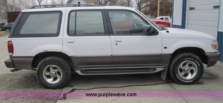 image for item C5257 1997 Mercury Mountaineer SUV