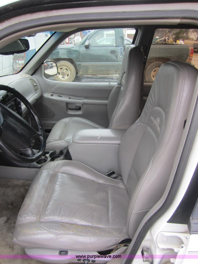 image for item C5257 1997 Mercury Mountaineer SUV