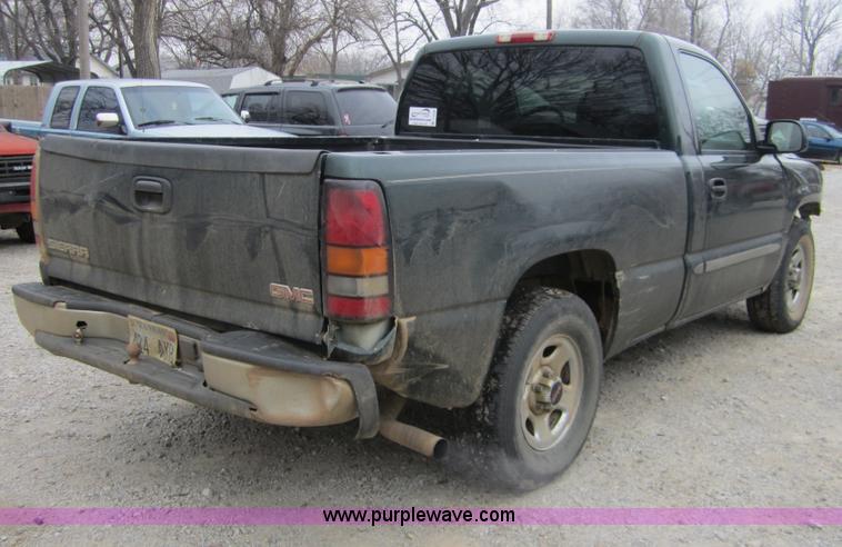image for item C5258 2004 GMC Sierra 1500 pickup truck