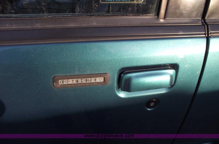 image for item C5820 1998 Ford Explorer Sport two door SUV