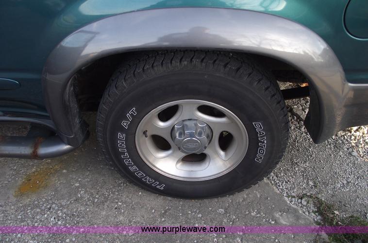 image for item C5820 1998 Ford Explorer Sport two door SUV