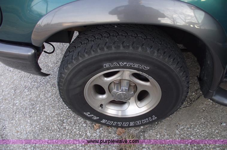 image for item C5820 1998 Ford Explorer Sport two door SUV