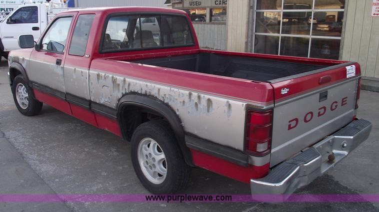 image for item C5821 1994 Dodge Dakota SLT extended cab pickup