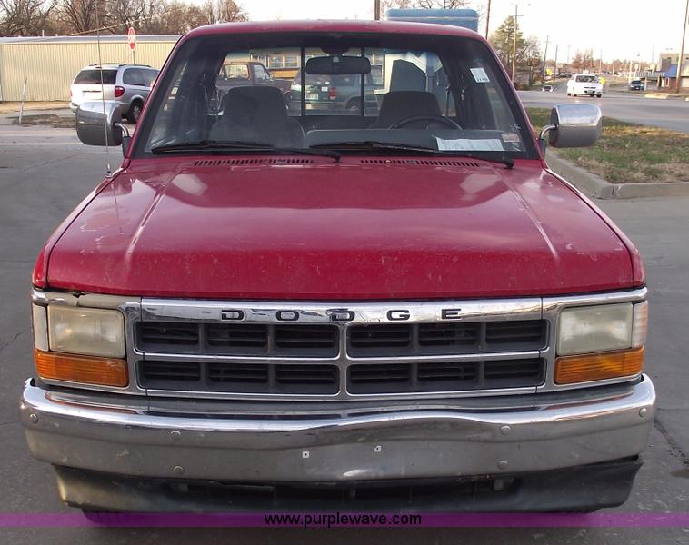 image for item C5821 1994 Dodge Dakota SLT extended cab pickup