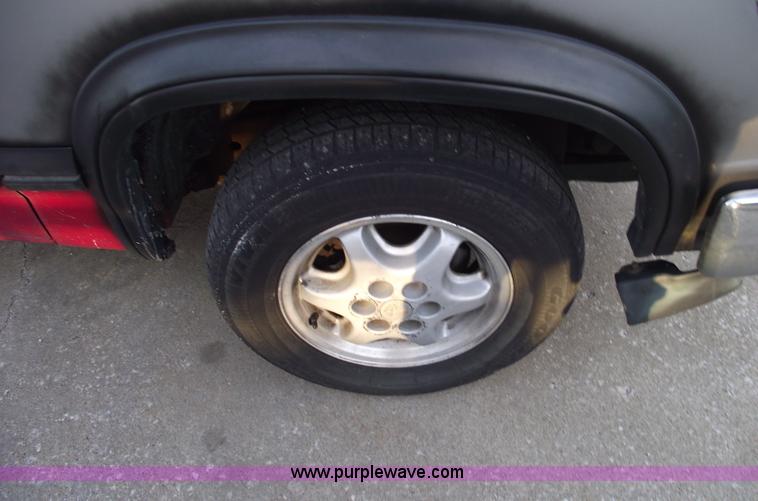 image for item C5821 1994 Dodge Dakota SLT extended cab pickup