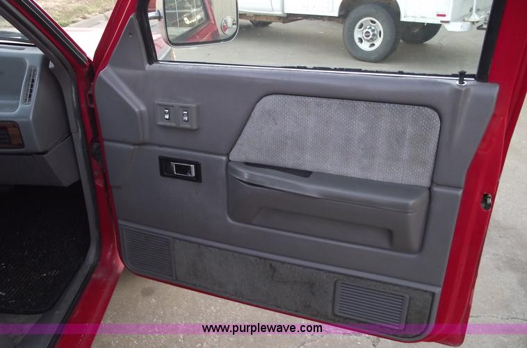 image for item C5821 1994 Dodge Dakota SLT extended cab pickup