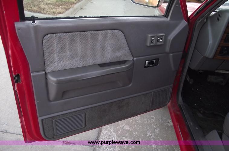 image for item C5821 1994 Dodge Dakota SLT extended cab pickup