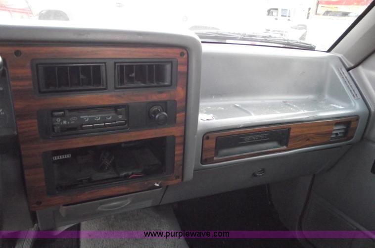 image for item C5821 1994 Dodge Dakota SLT extended cab pickup
