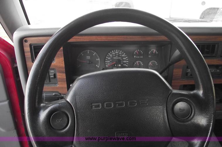 image for item C5821 1994 Dodge Dakota SLT extended cab pickup