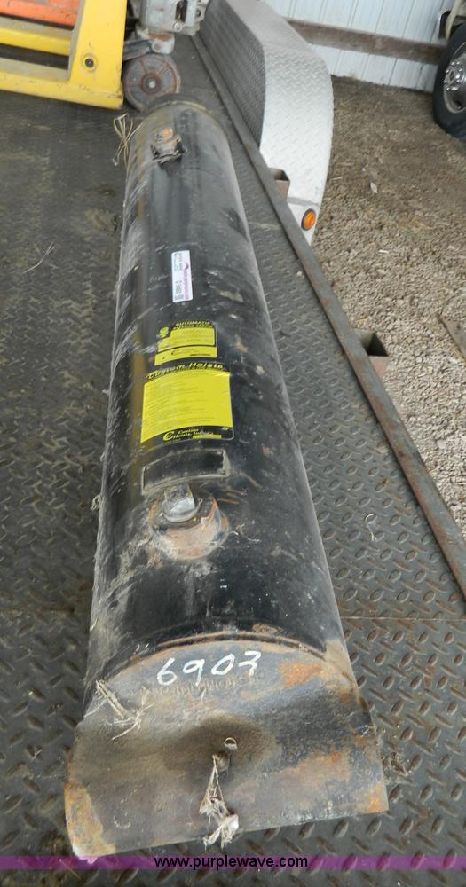 Custom Hoists end dump cylinder in Norton, KS Item C9460 sold