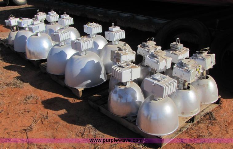 image for item C9606 (18) shop lights