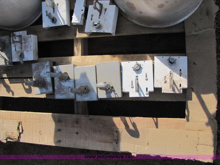 image for item C9606 (18) shop lights