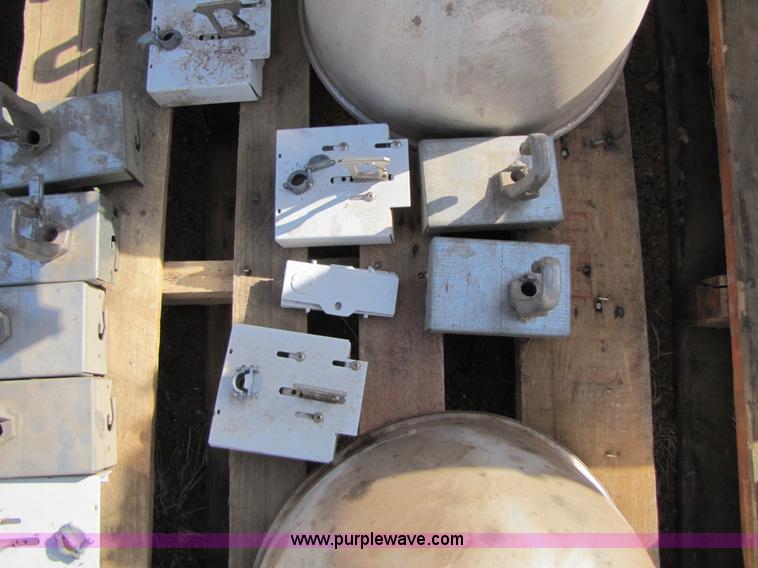 image for item C9606 (18) shop lights