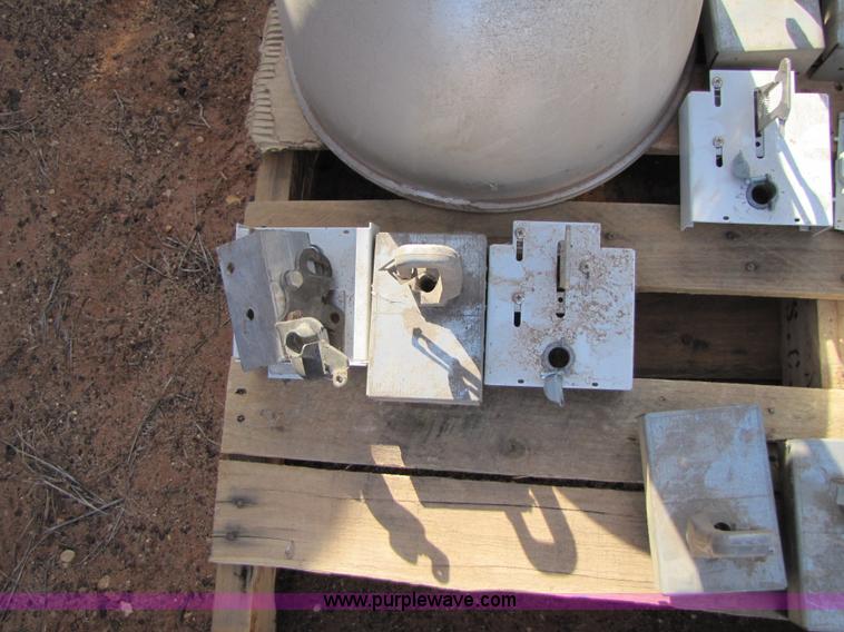 image for item C9606 (18) shop lights