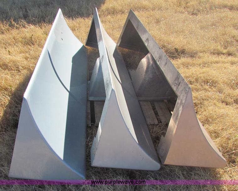 (3) fiberglass fairings for top of semi sleeper in Cunningham, KS Item D9200 sold Purple Wave