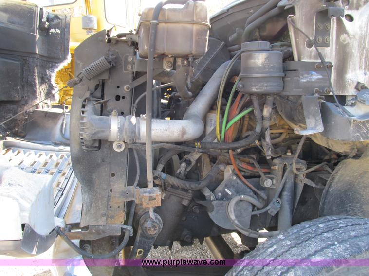 image for item D9251 2004 GMC C8500 engine and belt driven accessories and air compressor