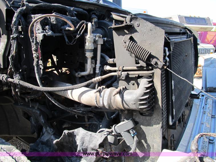 image for item D9251 2004 GMC C8500 engine and belt driven accessories and air compressor