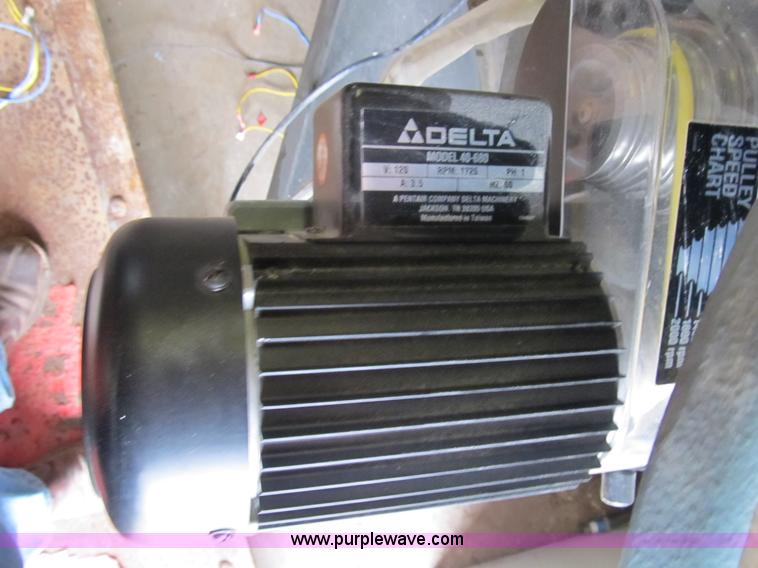 Delta P20 scroll saw in Moberly, MO Item D9264 sold Purple Wave