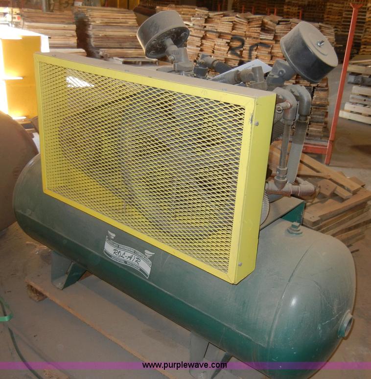 image for item H9092 1989 Rol-air 200 gallon air compressor