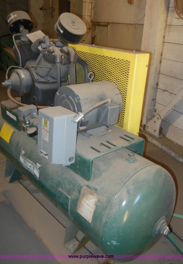 image for item H9092 1989 Rol-air 200 gallon air compressor